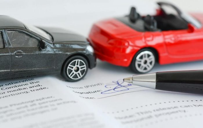 Podpisanie umowy na wynajem samochodu zastępczego
